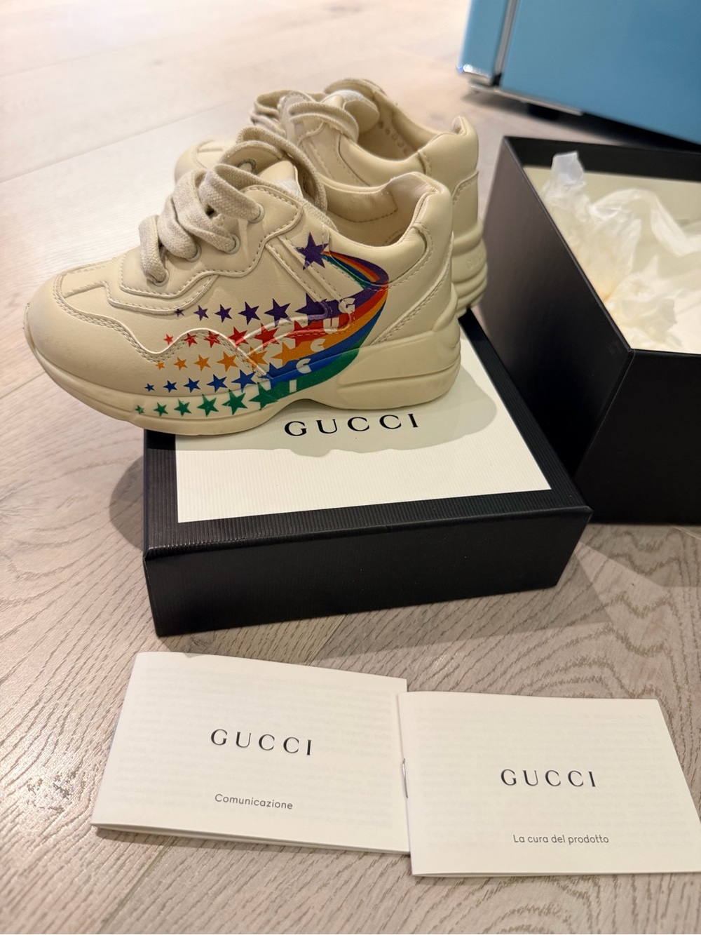 Gucci Kids Cream Sneakers with Rainbow Star Graphic